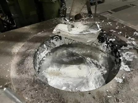 molten aluminum