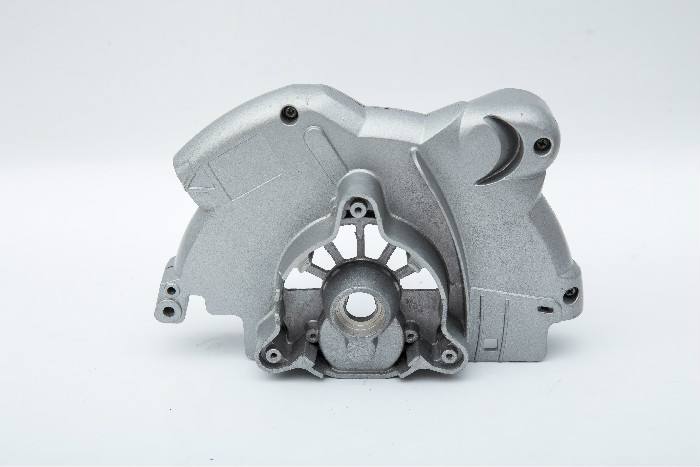 What metals can be die-casted by cold chamber die casting machines?