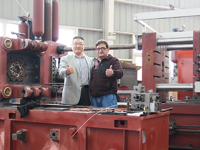 Foreign customers in Longhua